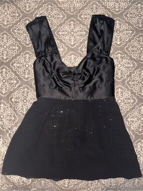 VNTG Express black layered top
